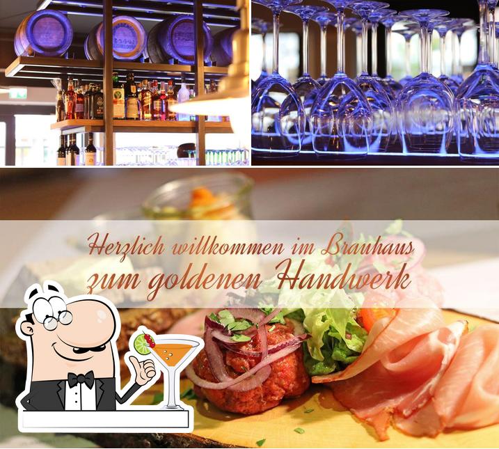 Brauhaus zum goldenen Handwerk Herford se distingue par sa boire et burger