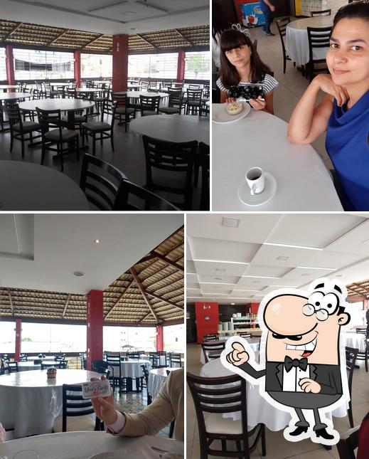 O interior do Liba's Grill