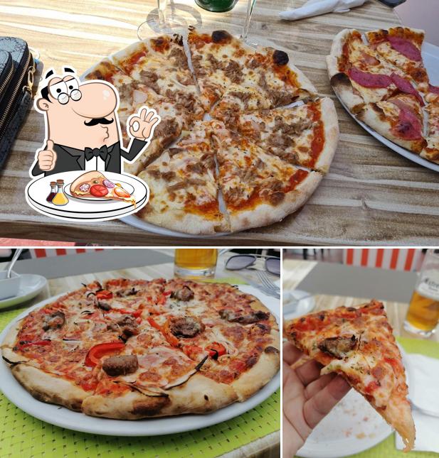 Закажите пиццу в "Trattoria La Fontana Pizzería"
