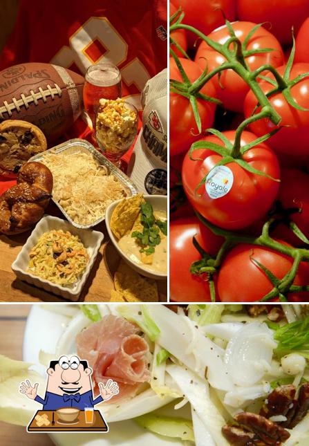 Food at CAFE FREJUS - Salads / Pizza / Sandwiches - Brunch / Terrasse