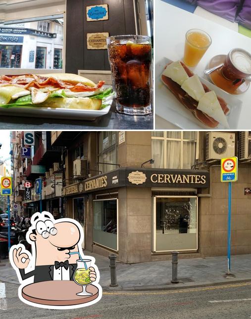 Las fotografías de bebida y exterior en Cafeteria Cervantes
