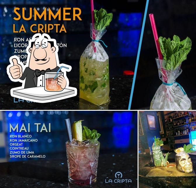 Напитки и барная стойка - все это можно увидеть на этом фото из Bar La Cripta - Palencia