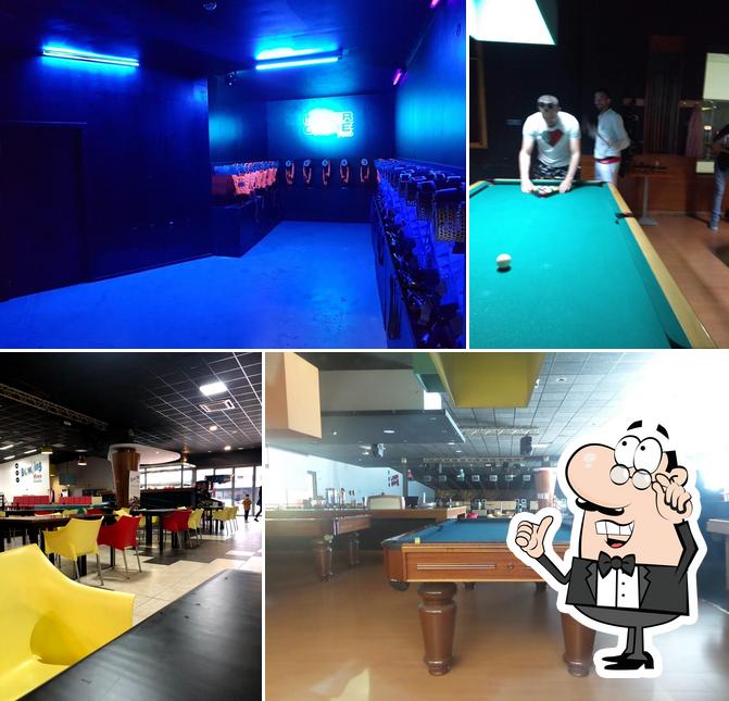 O interior do Bowling House Fun & Coffee - Lago Discount