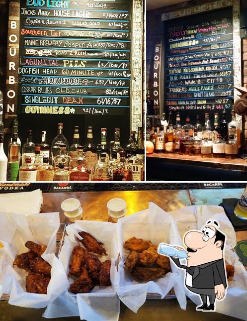Icons Sports Bar & Grill in New Fairfield Restaurant menu and reviews