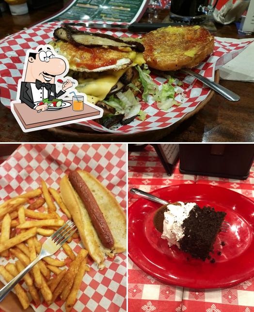 Chip's Old Fashioned Hamburgers, 5872 TX121 105 in Plano Restaurant