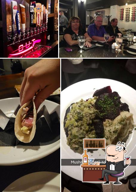 Las fotos de barra de bar y comida en Cut Casual Steak & Tap