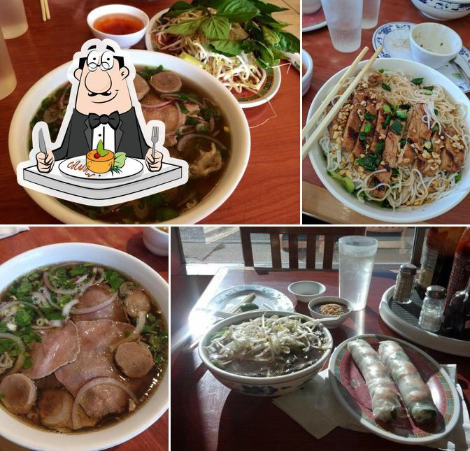 Food at Vung Tau Pho Grill