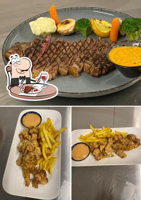 Prenez des plats à base de viande à Taibah Restaurant / مطعم طيبة