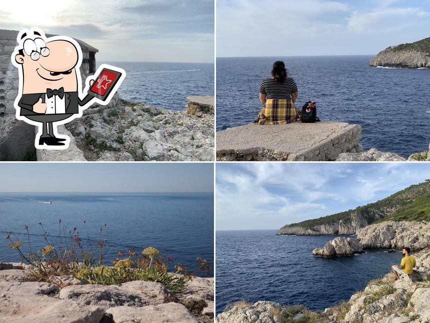 Guarda gli esterni di Faro di Punta Carena