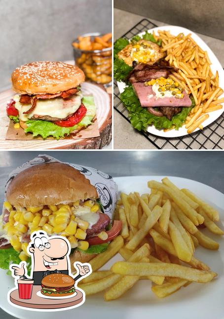 Peça um hambúrguer no Restaurante Calçadão CWB