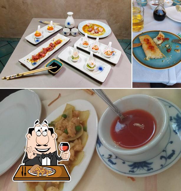 Prova una pizza a Sushi Lei Ristorante Cinese e Giapponese
