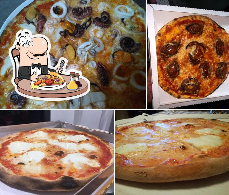 Scegli una pizza a Pizzeria Piazza Regina Margherita di Pascarito Vincenzo