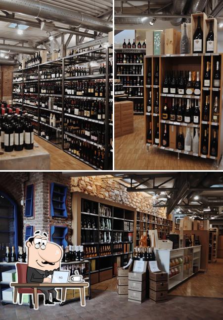Gli interni di Centrale del Vino Enoteca con Mescita
