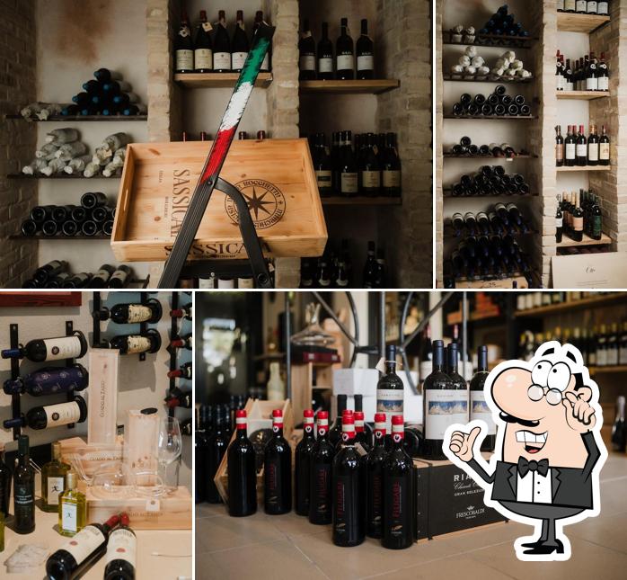 Dai un'occhiata agli interni di ENOTECA FORTE DI VINO