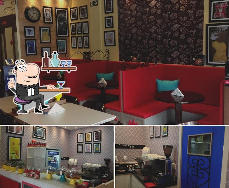 Veja imagens do interior do O Doce Segredo de Charlotte Café