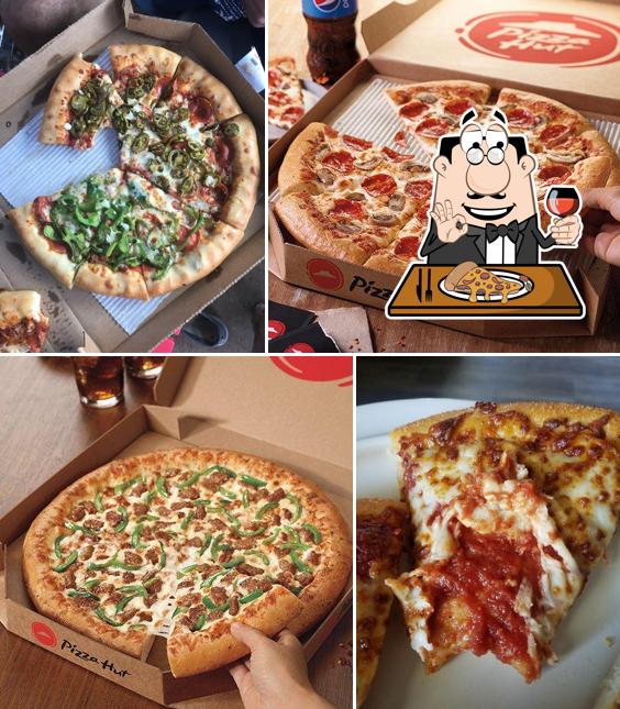 Pizza Hut, 5000 Hwy 17 10 in Fleming Island Restaurant menu and reviews