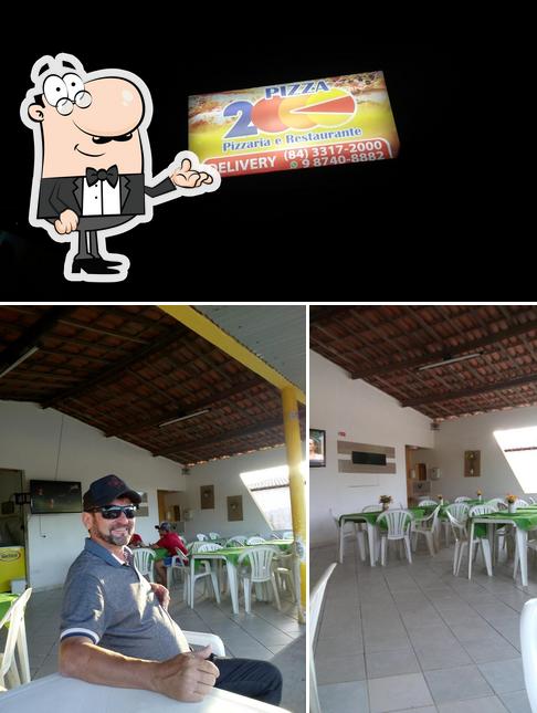 O interior do Pizzaria 2000