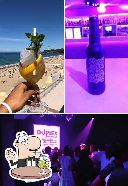 L’image de la boire et intérieur de DUPLEX CLUB’s