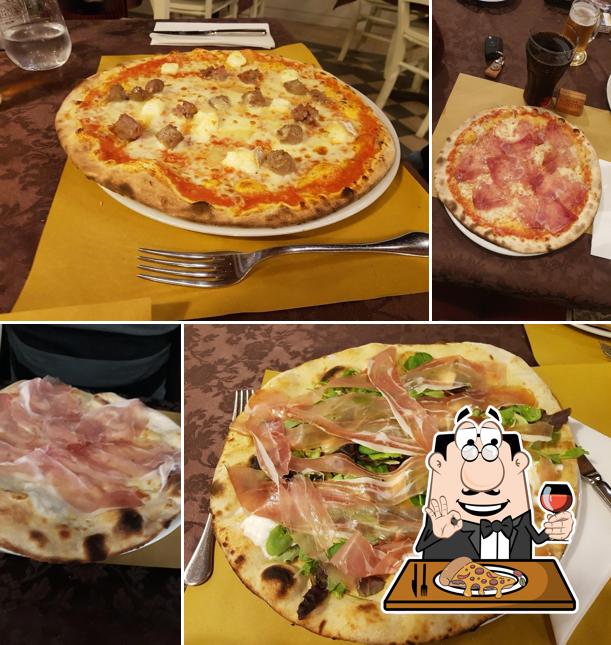 A Pizzeria Del Duomo, vous pouvez commander des pizzas