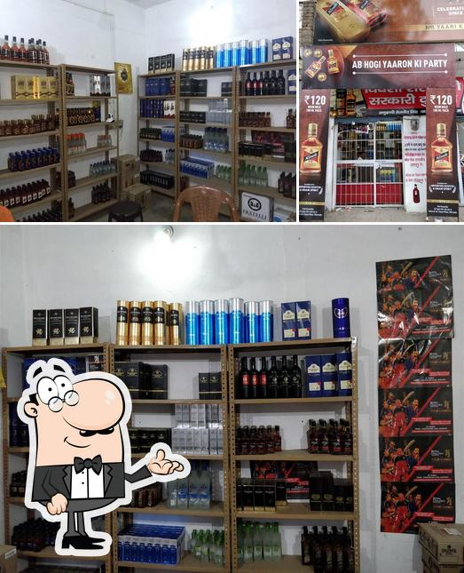 The image of WINE SHOP’s interior and alcohol