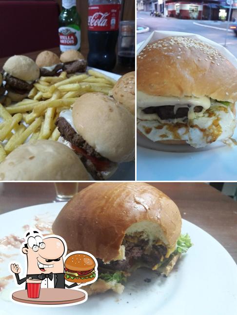 Monster Burger Delivery oferece uma variedade de opções para os amantes dos hambúrgueres
