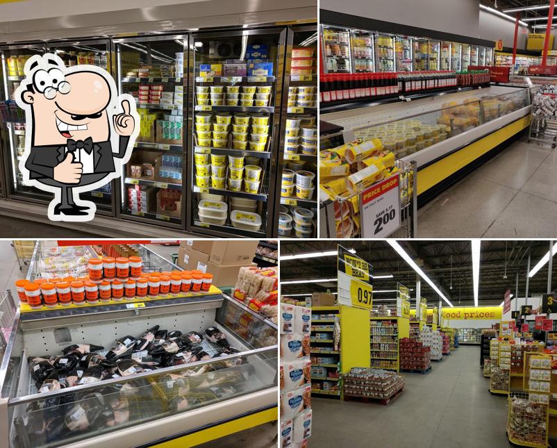 Regarder cette photo de Merv's NOFRILLS Calgary