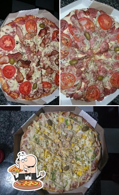 Experimente pizza no Piu Piu lanches e restaurante