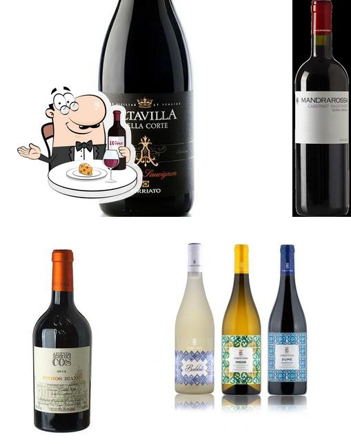 È gradevole prendersi un bicchiere di vino a Zancana Distribuzione srl
