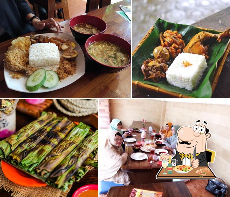 Meals at Soto Bu Tjondro