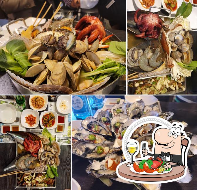 Kim Seonsaeng Jogaejjim (Mr. Kim Steamed Clam) restaurant, Seoul