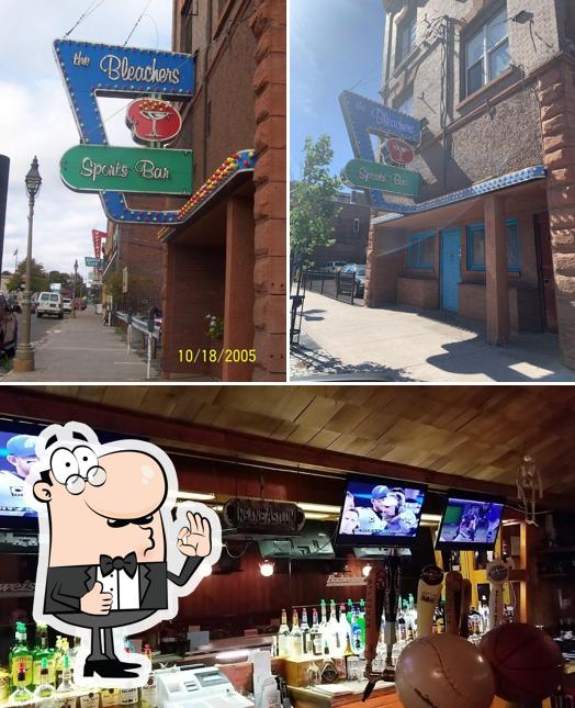 Bleachers Sports Bar in Hancock Restaurant menu and reviews