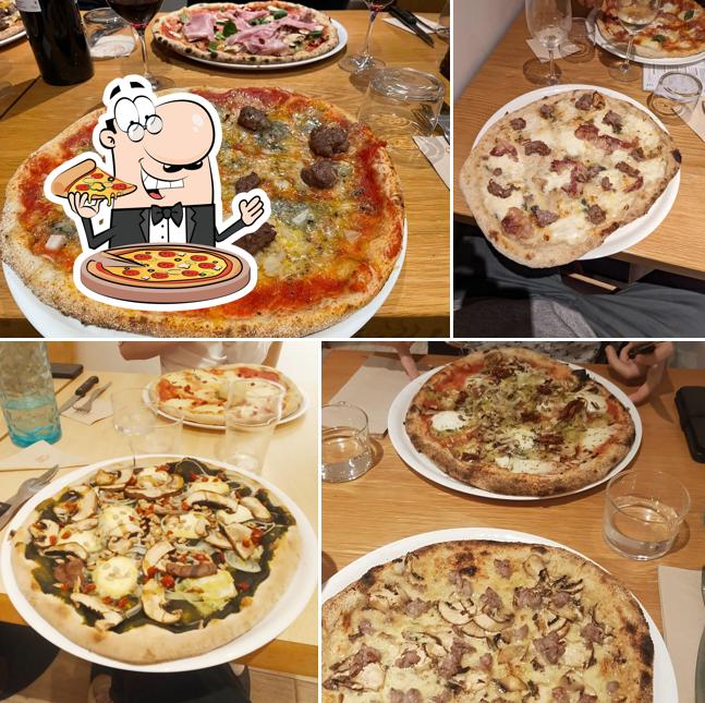 A VESUBIO, vous pouvez prendre des pizzas