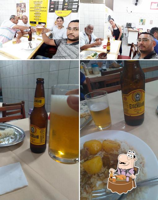 Você pode tomar um copo de cerveja leve ou escura