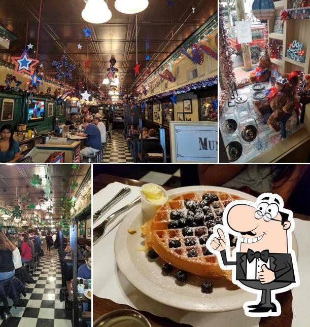 Munday's in Huntington Restaurant menu and reviews