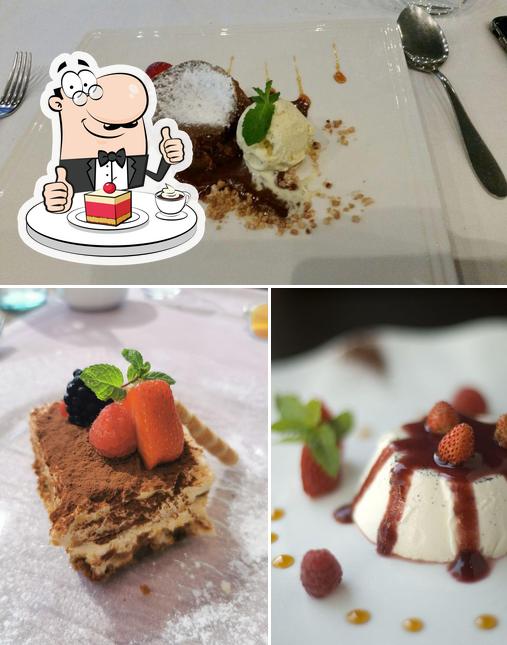 "Restaurante Rosmarino Della Piazza" предлагает разнообразный выбор десертов