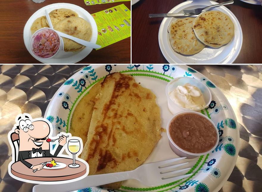 Restaurante The King Of Ice Cream and Pupusa Queen, El Paso - Carta del