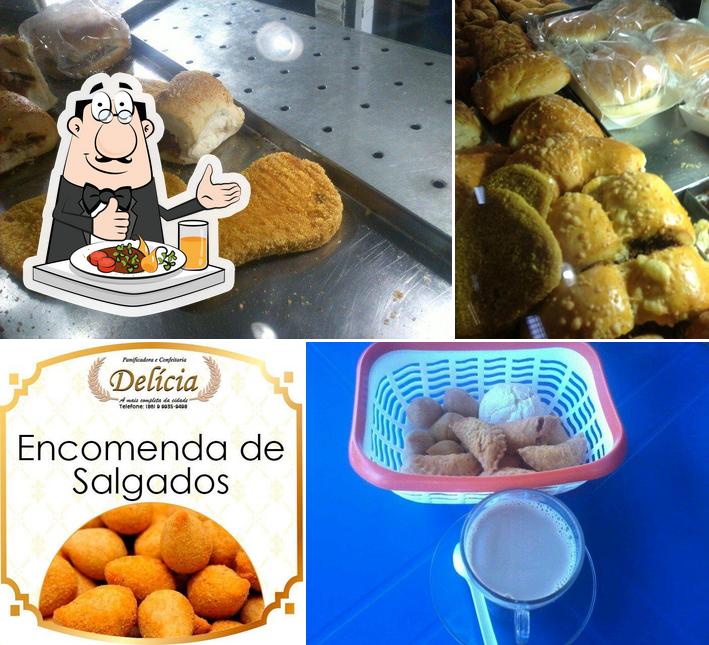 Comida em Panificadora Delícia