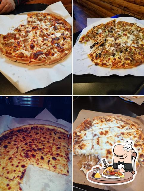 Order pizza at Woody's Pizza