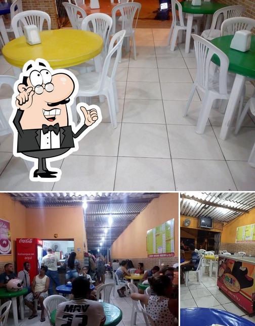 O interior do Mano Lanches