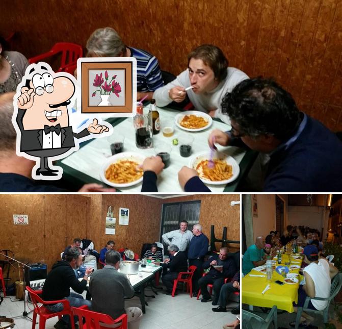 Gli interni di Bar pizzeria del popolo