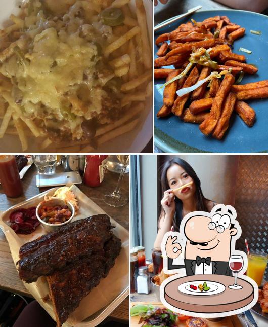 Food at Porky's & Play