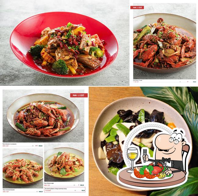 Закажите блюда с морепродуктами в "See China 印象丝路"