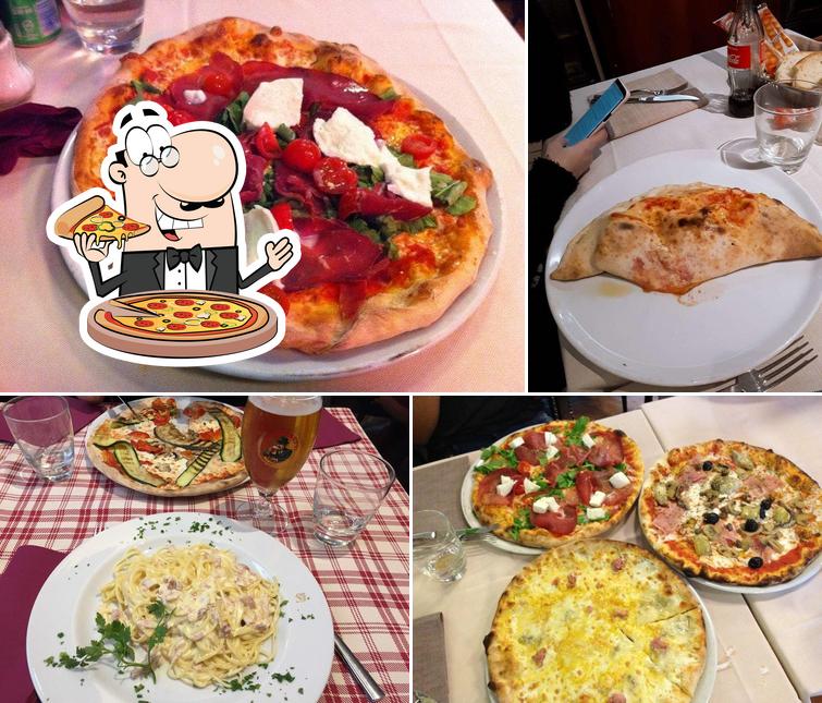 Scegli una pizza a Ristorante Pizzeria Dogana