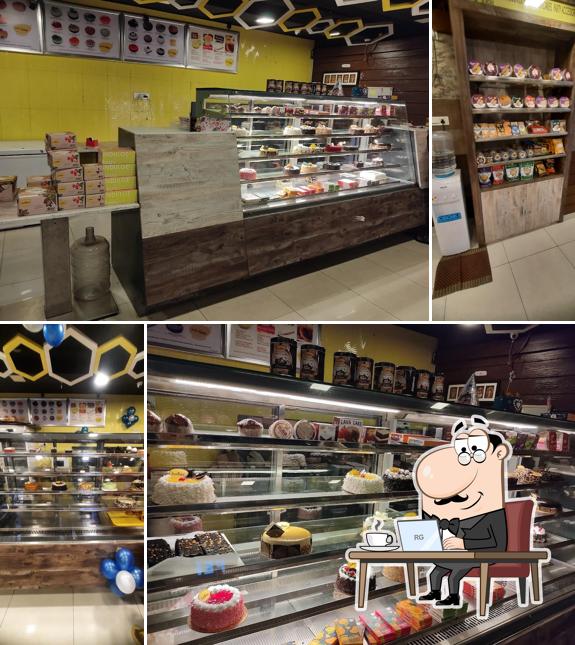 The interior of JUST BAKE SARAVANAMPATTI