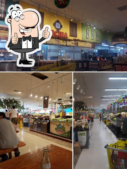 Here's a photo of El Rancho Supermercado