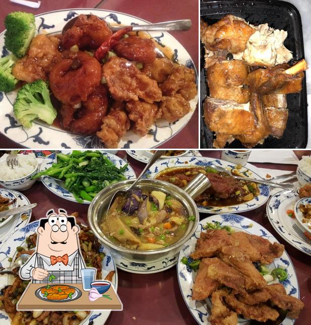 Chicken wings at Hunan Treasure Restaurant