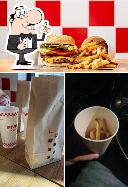 Voir cette photo de Five Guys Ramstein Air Base