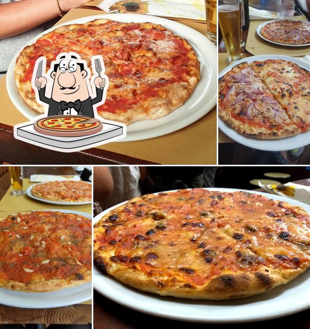 A Pizzeria Da Nanni, puoi ordinare una bella pizza