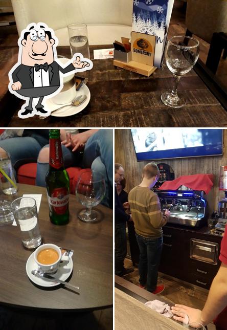 Siediti a un tavolo di Cafe City