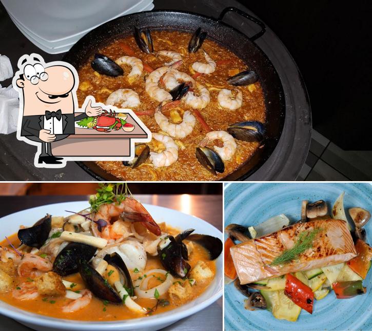 Try out seafood at La Gente Que Me Gusta